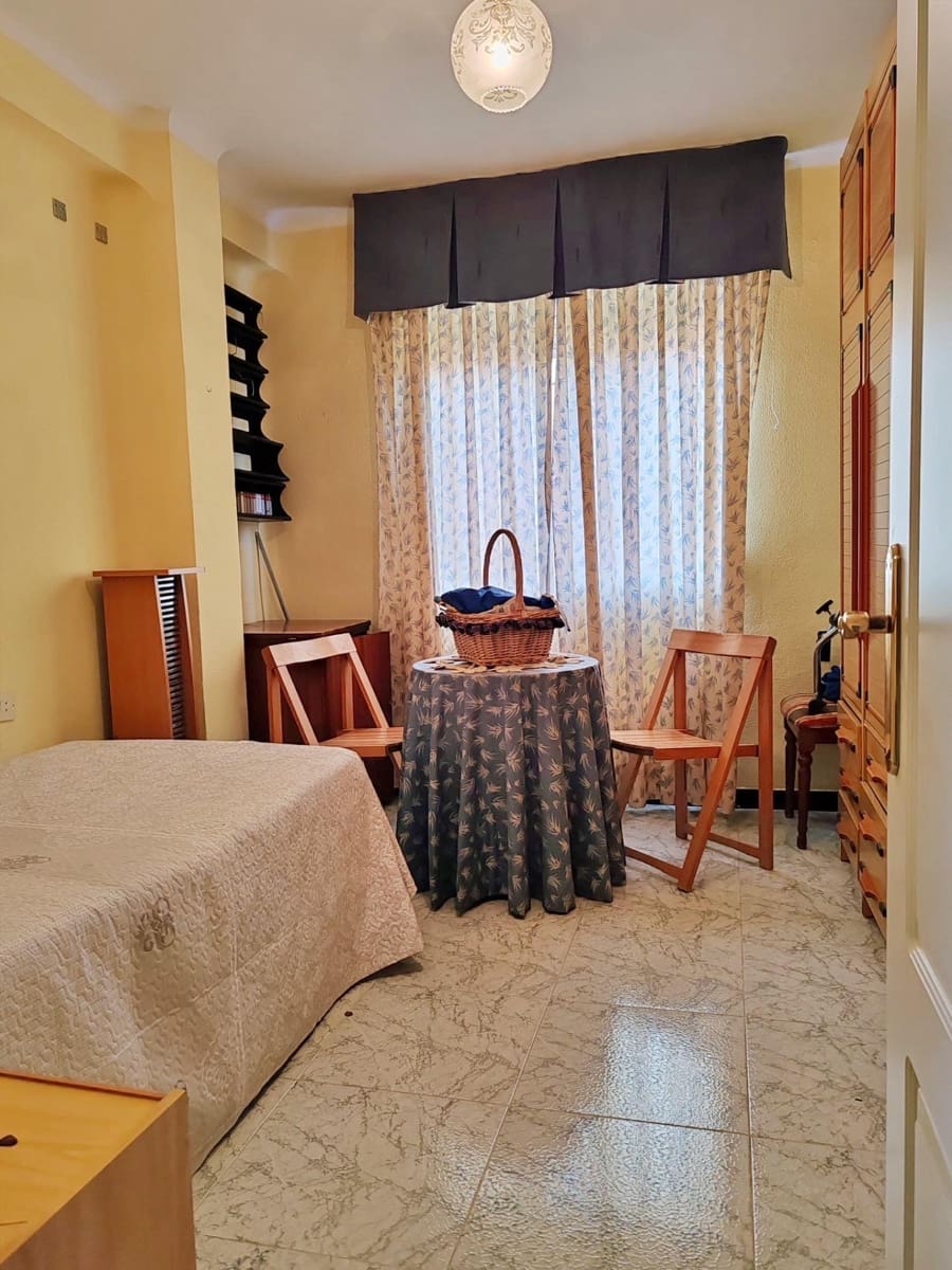 Piso de 5 habitaciones en Málaga ciudad en venta - 500.000 € (Ref: 9059565)