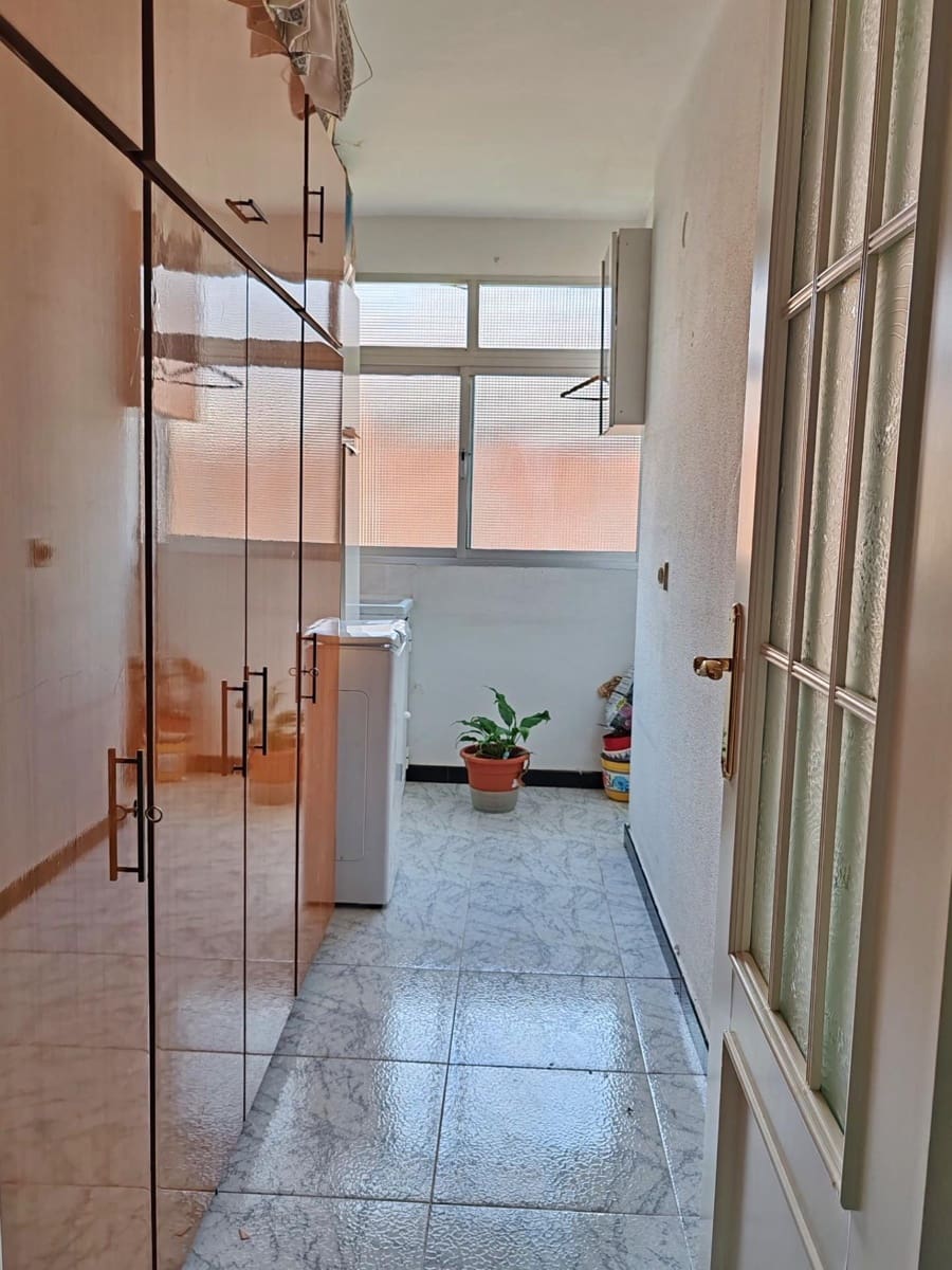 Piso de 5 habitaciones en Málaga ciudad en venta - 500.000 € (Ref: 9059565)