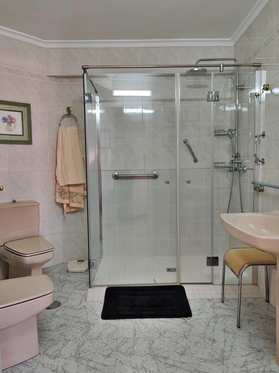 Piso de 5 habitaciones en Málaga ciudad en venta - 500.000 € (Ref: 9059565)