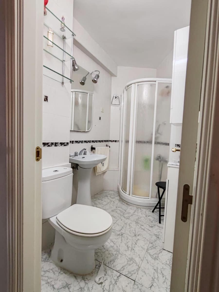 Piso de 5 habitaciones en Málaga ciudad en venta - 500.000 € (Ref: 9059565)