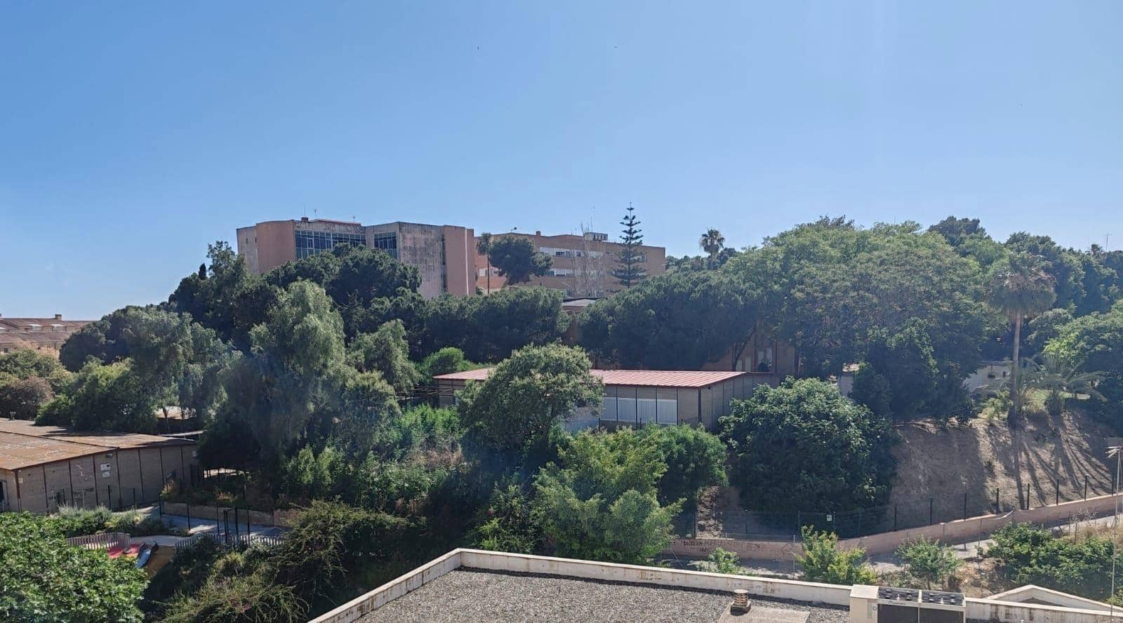 Piso de 5 habitaciones en Málaga ciudad en venta - 500.000 € (Ref: 9059565)