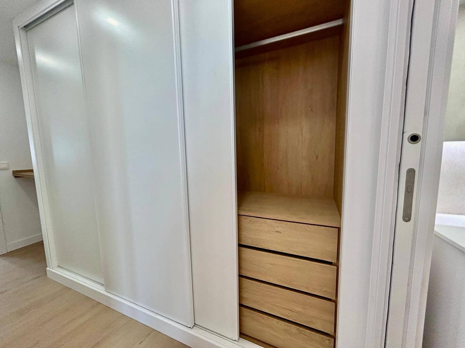 2 soveværelse Lejlighed til salg i Malaga by - € 399.000 (Ref: 9075248)