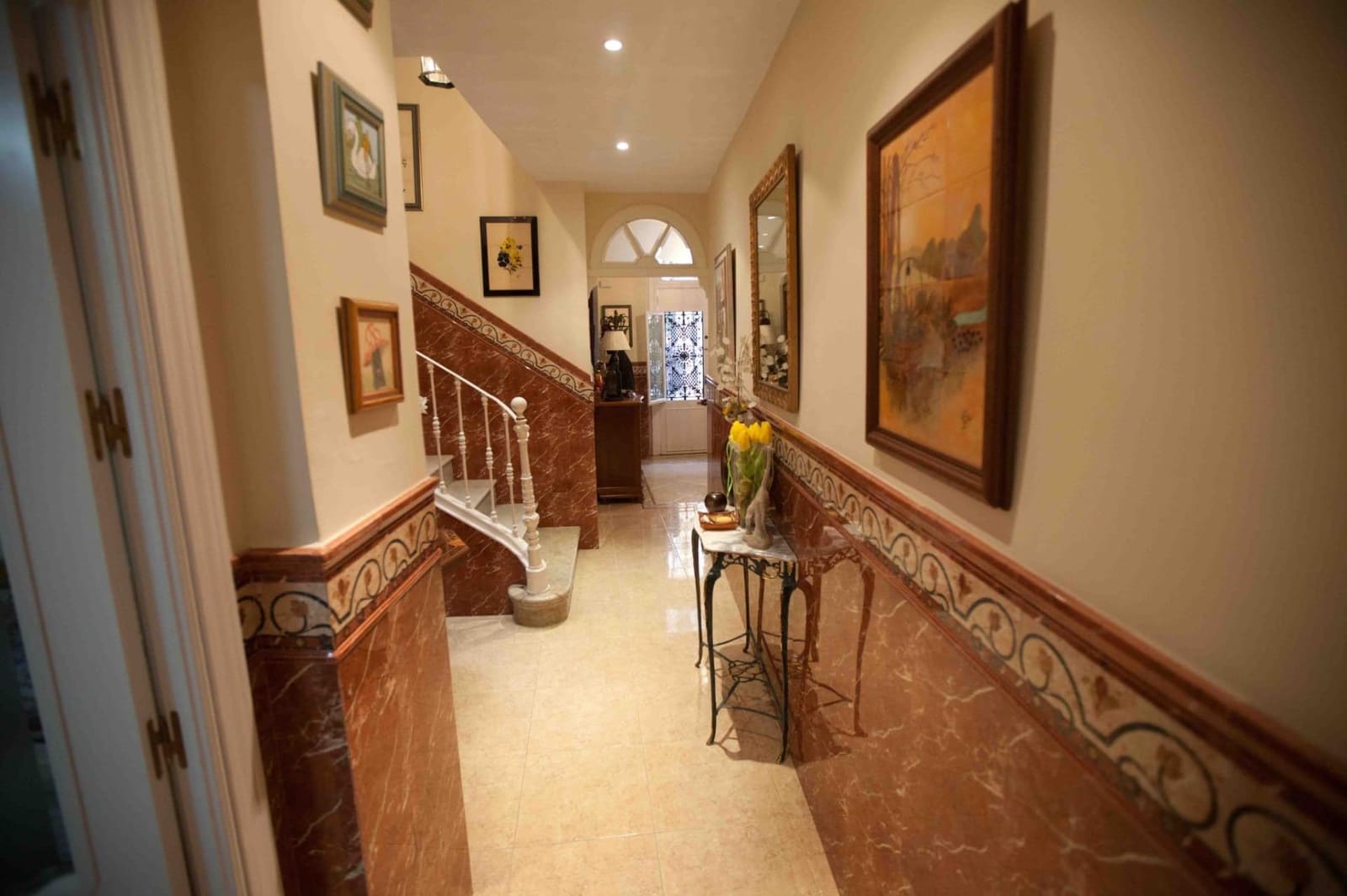 4 soveværelse Byhus til salg i Malaga by - € 650.000 (Ref: 9095383)