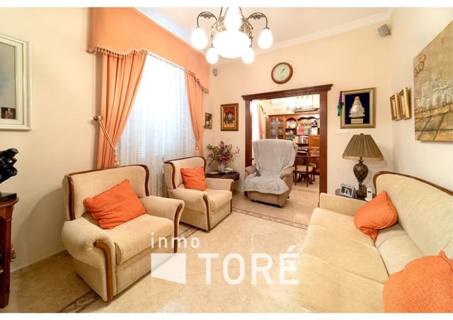 4 soverom Hus til salgs i Centro Historico, Málaga by - € 550 000 (Ref: 9095383)