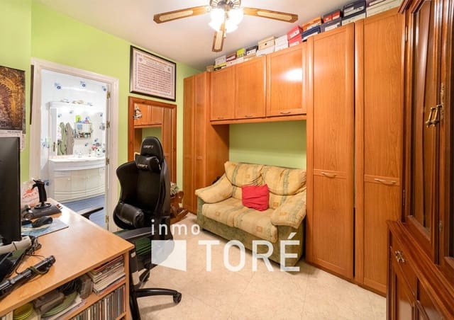 4 soverom Hus til salgs i Centro Historico, Málaga by - € 550 000 (Ref: 9095383)