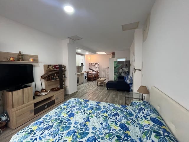 Lejlighed til salg i Málaga by - € 185.000 (Ref: 9103030)