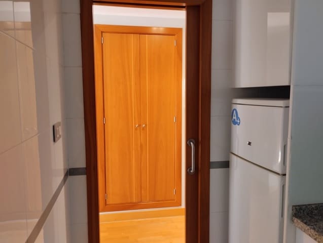 2 soveværelse Lejlighed til salg i Málaga by med garage - € 445.000 (Ref: 9112494)