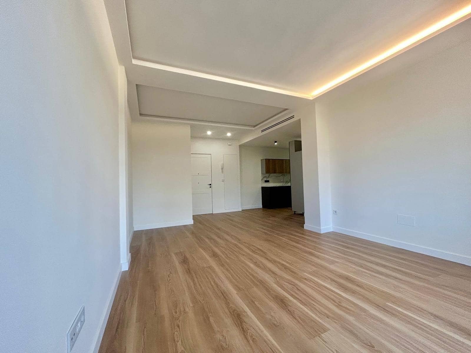 3 bedroom Flat for sale in Malaga city - € 735,000 (Ref: 9198531)