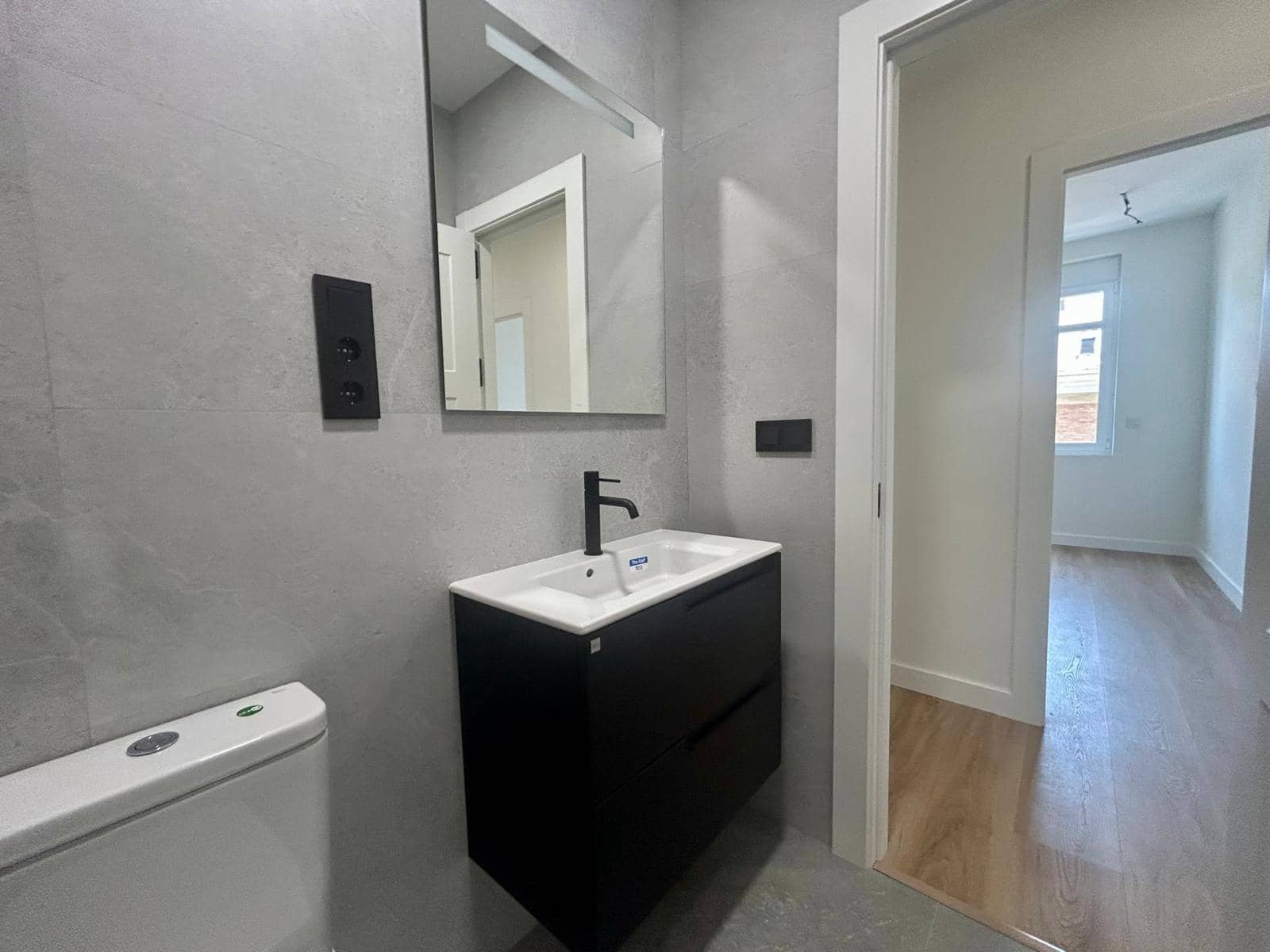 3 bedroom Flat for sale in Malaga city - € 735,000 (Ref: 9198531)