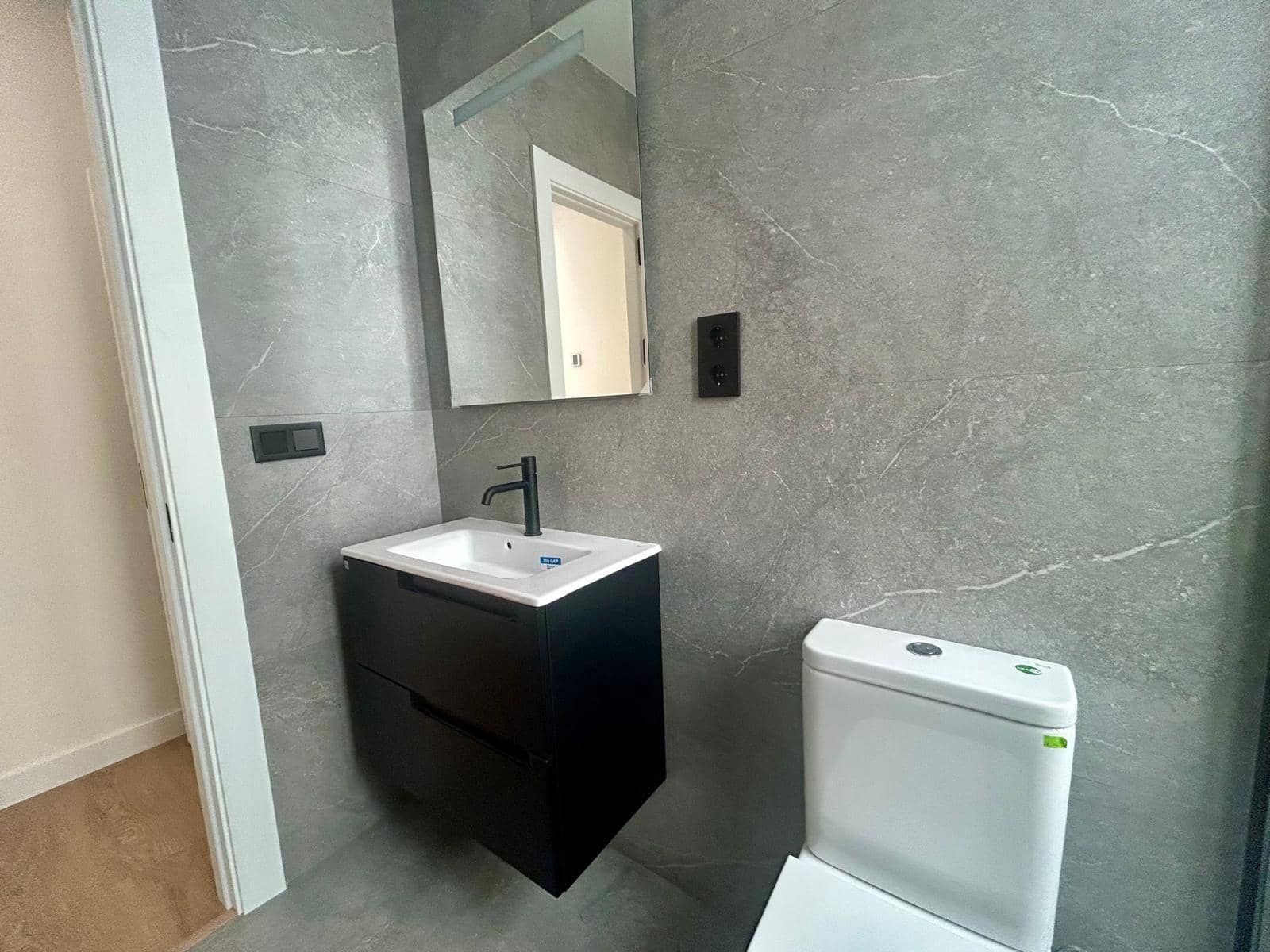 3 bedroom Flat for sale in Malaga city - € 735,000 (Ref: 9198531)