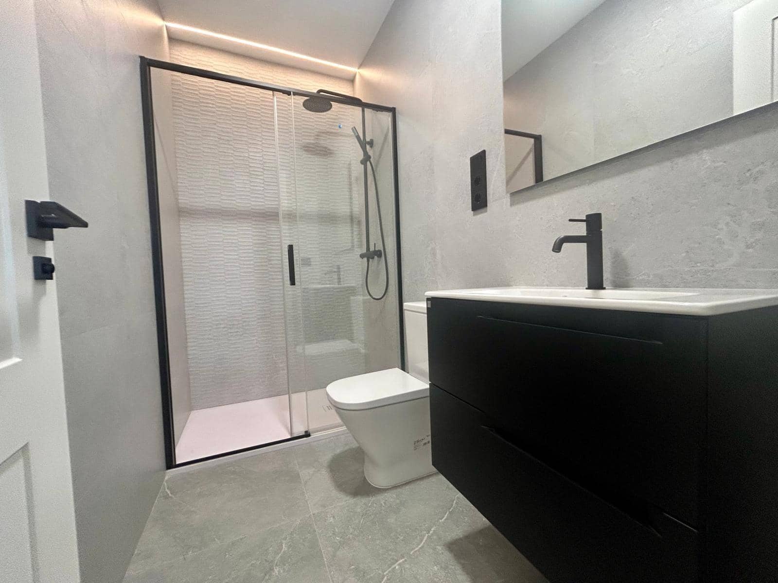 3 bedroom Flat for sale in Malaga city - € 735,000 (Ref: 9198531)