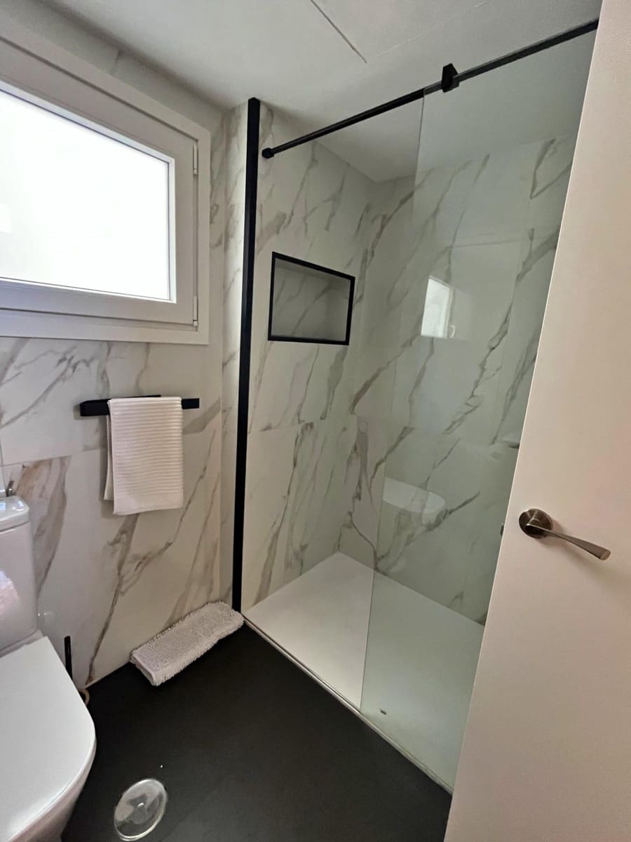 3 soveværelse Lejlighed til leje i Malaga by - € 1.900 (Ref: 9208467)