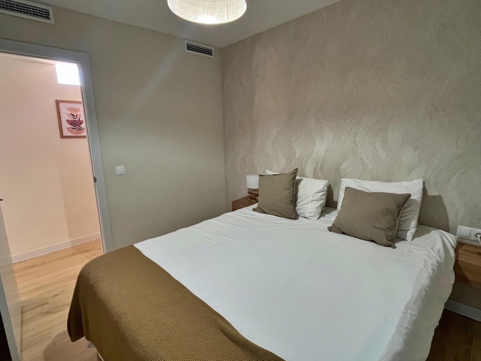 3 soveværelse Lejlighed til leje i Malaga by - € 1.900 (Ref: 9208467)