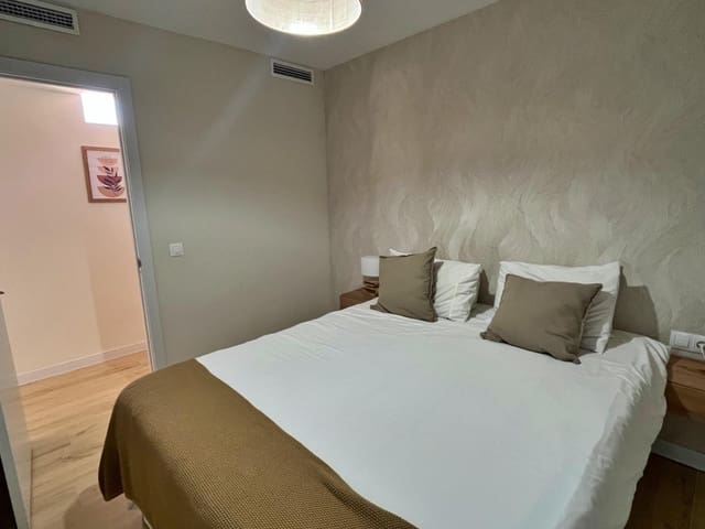 3 sypialnia Mieszkanie do wynajęcia w La Victoria, Miasto Málaga - 1 900 € (Ref: 9208467)