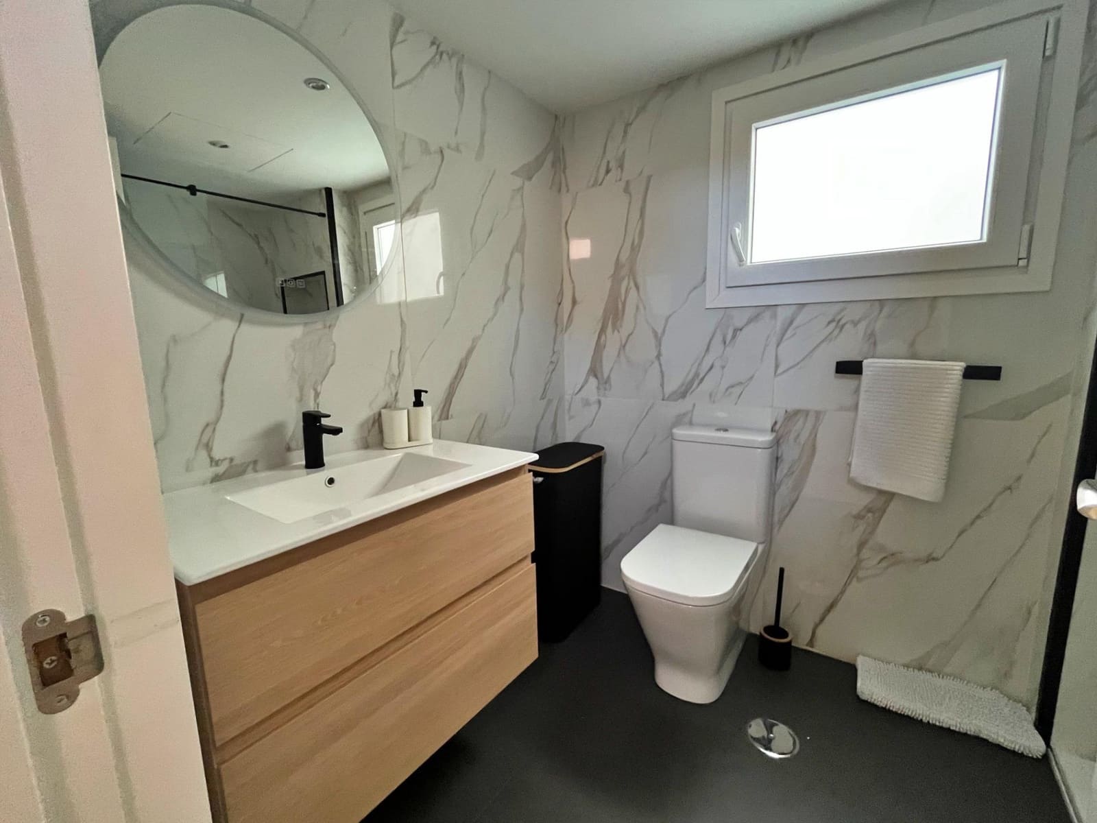 3 soveværelse Lejlighed til leje i Malaga by - € 1.900 (Ref: 9208467)