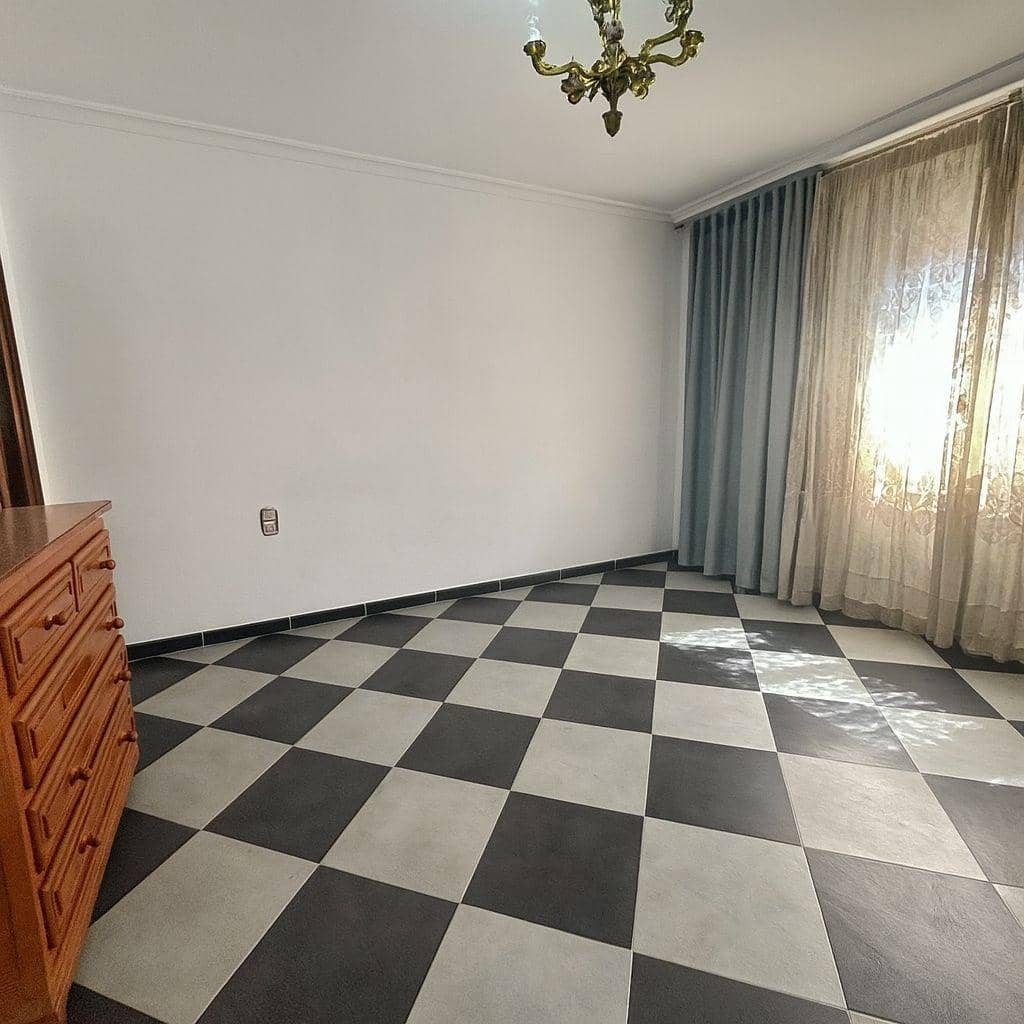 4 sypialnia Dom na sprzedaż w Miasto Malaga - 310 000 € (Ref: 9226910)