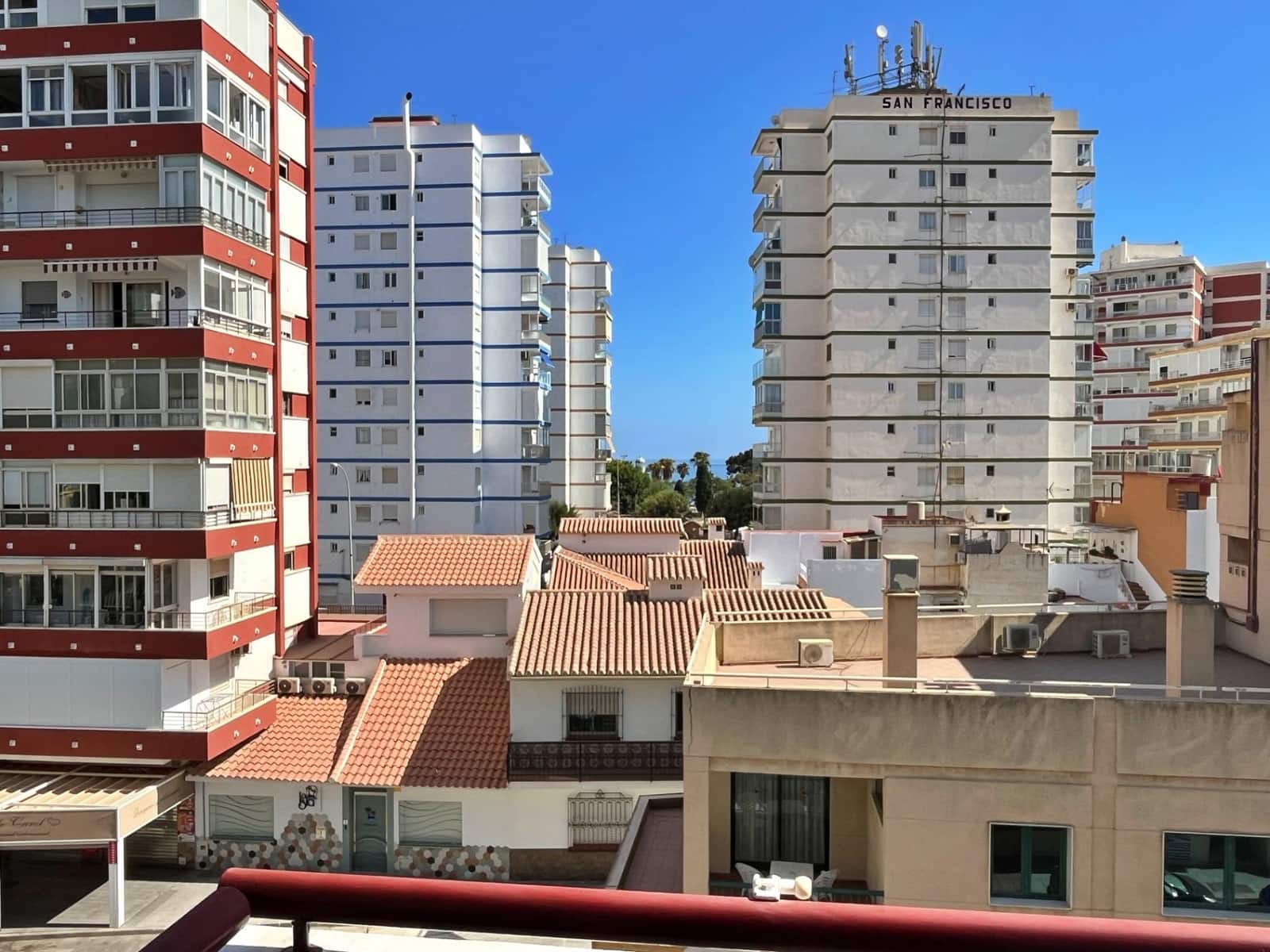 2 bedroom Flat for rent in Torre del Mar with pool garage - € 900 (Ref: 9236681)