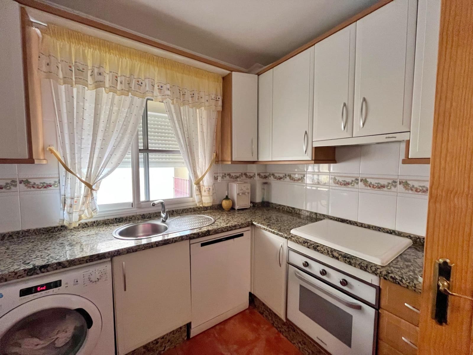 2 bedroom Flat for rent in Torre del Mar with pool garage - € 900 (Ref: 9236681)