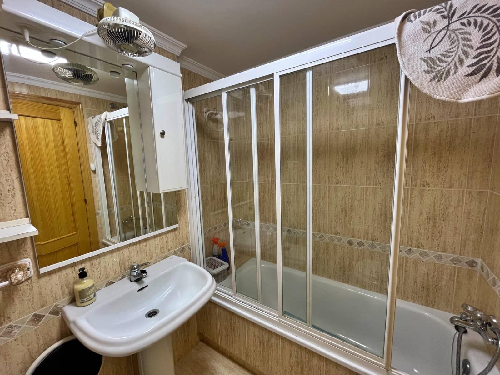 2 bedroom Flat for rent in Torre del Mar with pool garage - € 900 (Ref: 9236681)