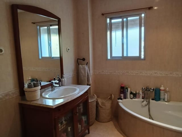 Piso de 3 habitaciones en Puerta Blanca, Málaga ciudad en venta con garaje - 350.000 € (Ref: 9282376)