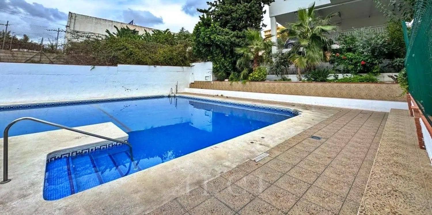 Piso de 2 habitaciones en Rincón de la Victoria en venta con piscina - 270.000 € (Ref: 9287696)