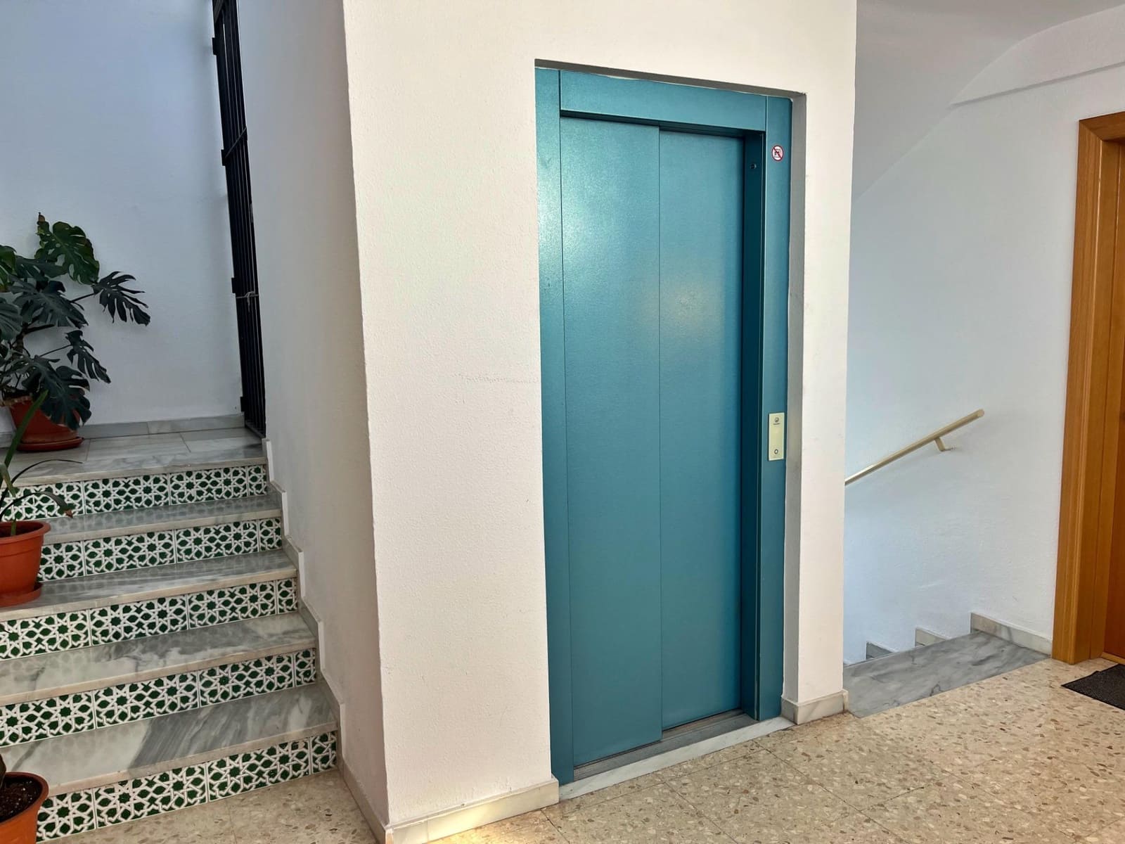 Piso de 2 habitaciones en Rincón de la Victoria en venta con piscina - 270.000 € (Ref: 9287696)