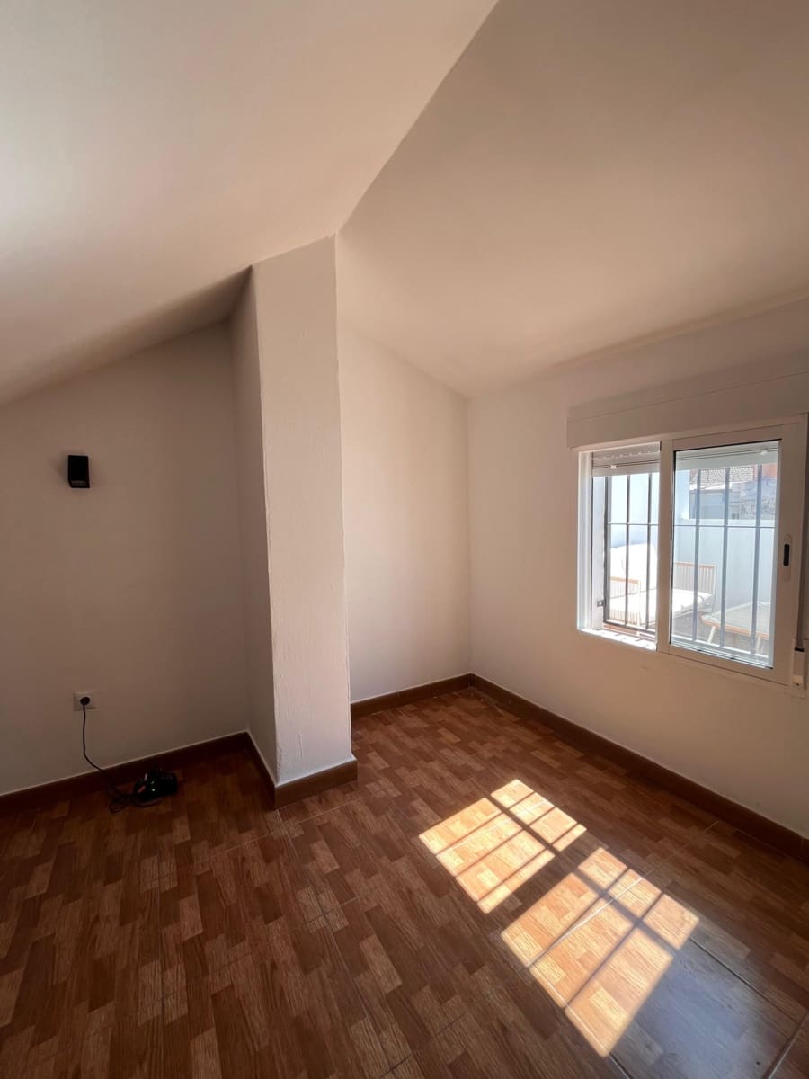 2 sovrum Takvåning till salu i Malaga stad med garage - 330 000 € (Ref: 9345066)