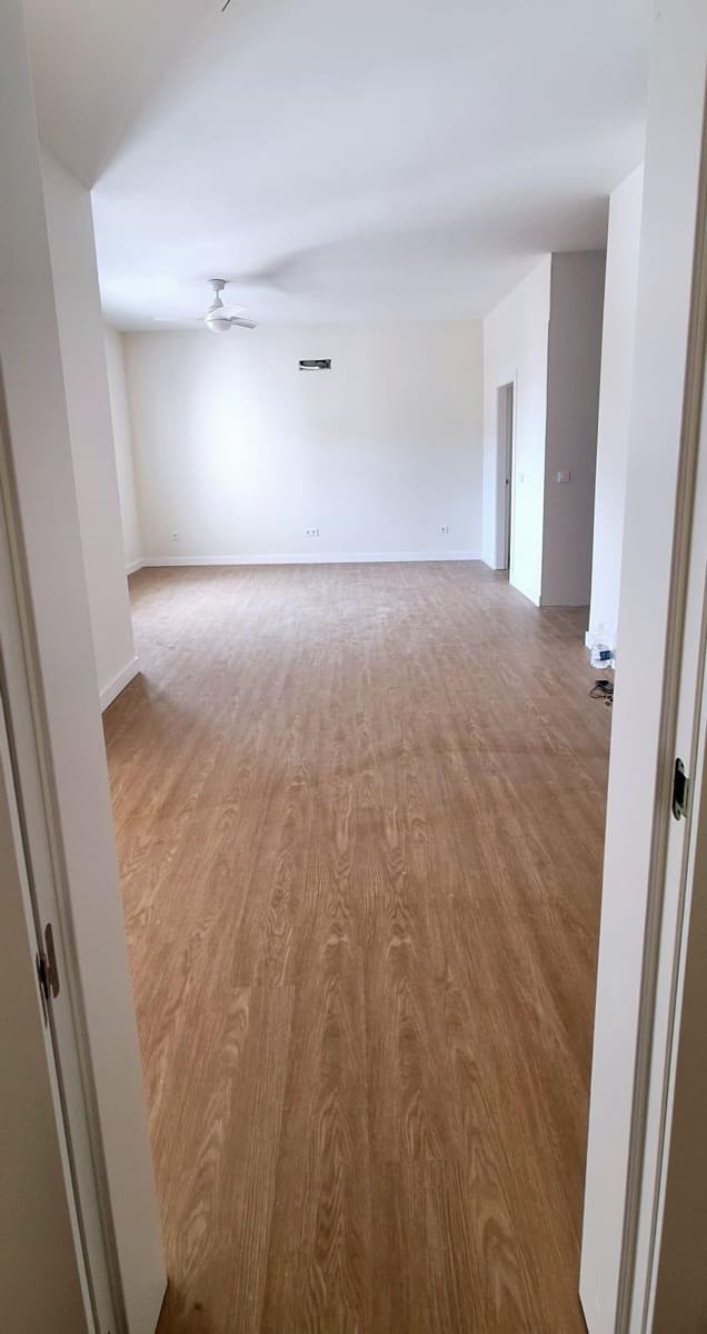 4 bedroom Flat for sale in Malaga city with garage - € 645,000 (Ref: 9353479)