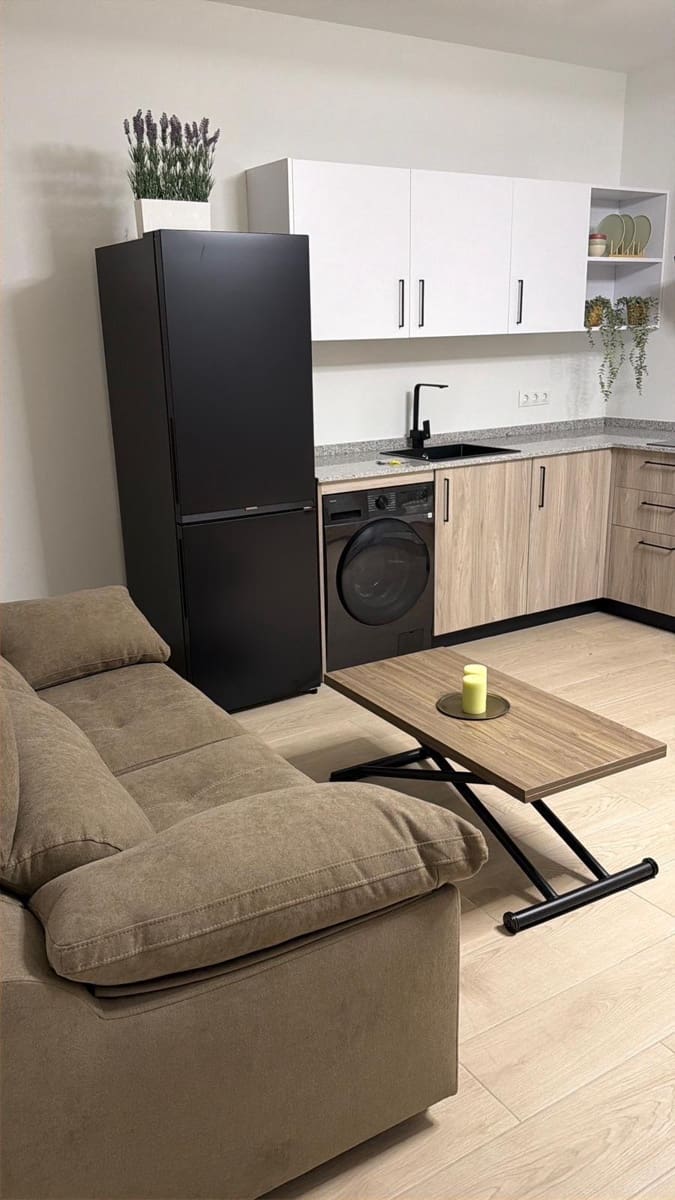 Studio til leje i Malaga by med garage - € 900 (Ref: 9374607)