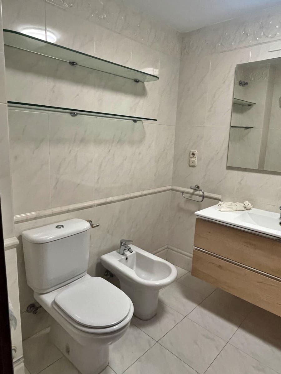 5 sypialnia Mieszkanie do wynajęcia w Miasto Malaga - 2 000 € (Ref: 9411185)