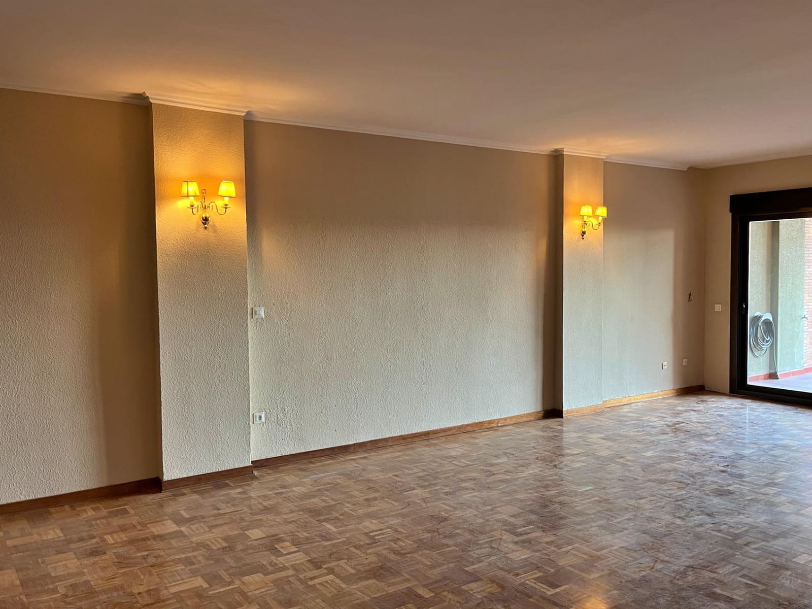 5 sypialnia Mieszkanie do wynajęcia w Miasto Malaga - 2 000 € (Ref: 9411185)