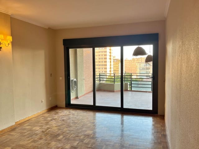5 sypialnia Mieszkanie do wynajęcia w Miasto Málaga - 2 000 € (Ref: 9411185)