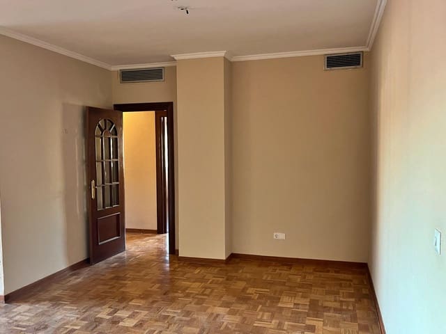 5 sypialnia Mieszkanie do wynajęcia w Miasto Málaga - 2 000 € (Ref: 9411185)
