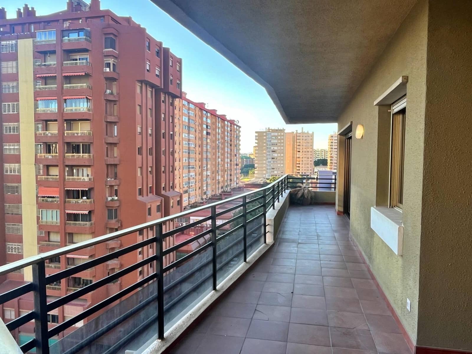 5 sypialnia Mieszkanie do wynajęcia w Miasto Malaga - 2 000 € (Ref: 9411185)