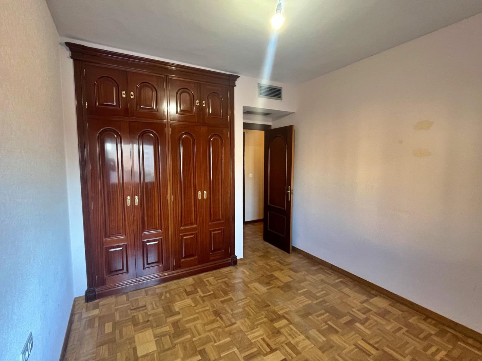 5 sypialnia Mieszkanie do wynajęcia w Miasto Malaga - 2 000 € (Ref: 9411185)