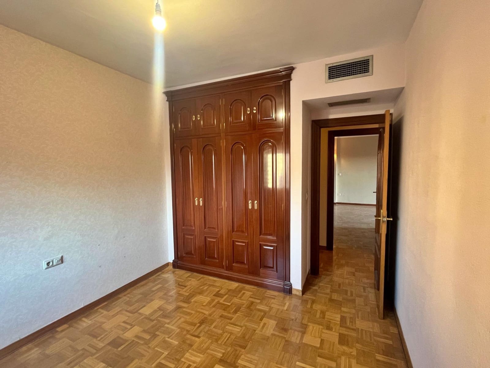 5 sypialnia Mieszkanie do wynajęcia w Miasto Malaga - 2 000 € (Ref: 9411185)