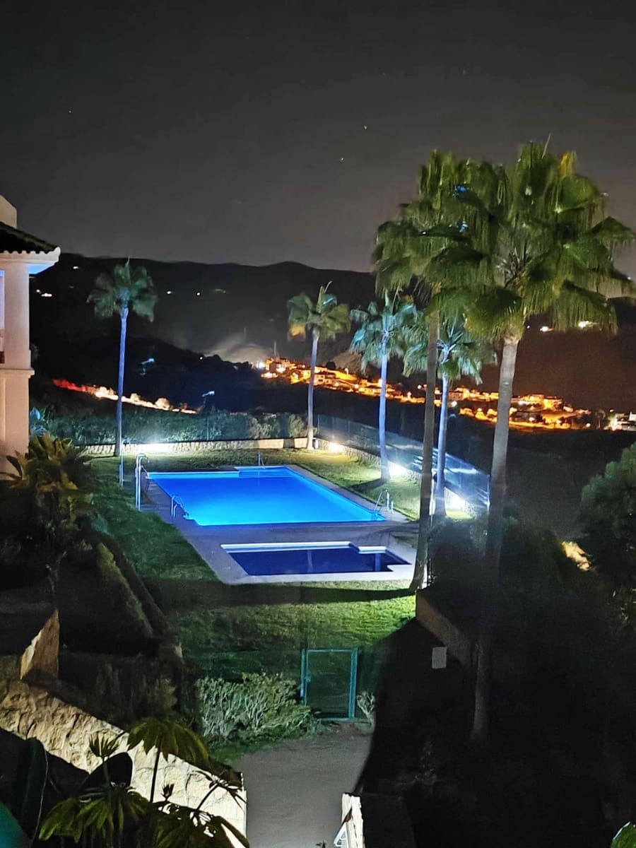 2 slaapkamer Flat te koop in Rincon de la Victoria met zwembad - € 360.000 (Ref: 9416036)