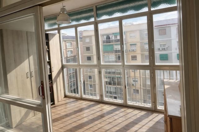 3 soveværelse Lejlighed til salg i Málaga by - € 379.000 (Ref: 9437588)