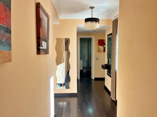 2 soveværelse Lejlighed til leje i Cristo de la Epidemia, Málaga by - € 1.200 (Ref: 9482123)