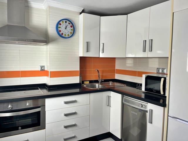 2 soveværelse Lejlighed til leje i Cristo de la Epidemia, Málaga by - € 1.200 (Ref: 9482123)