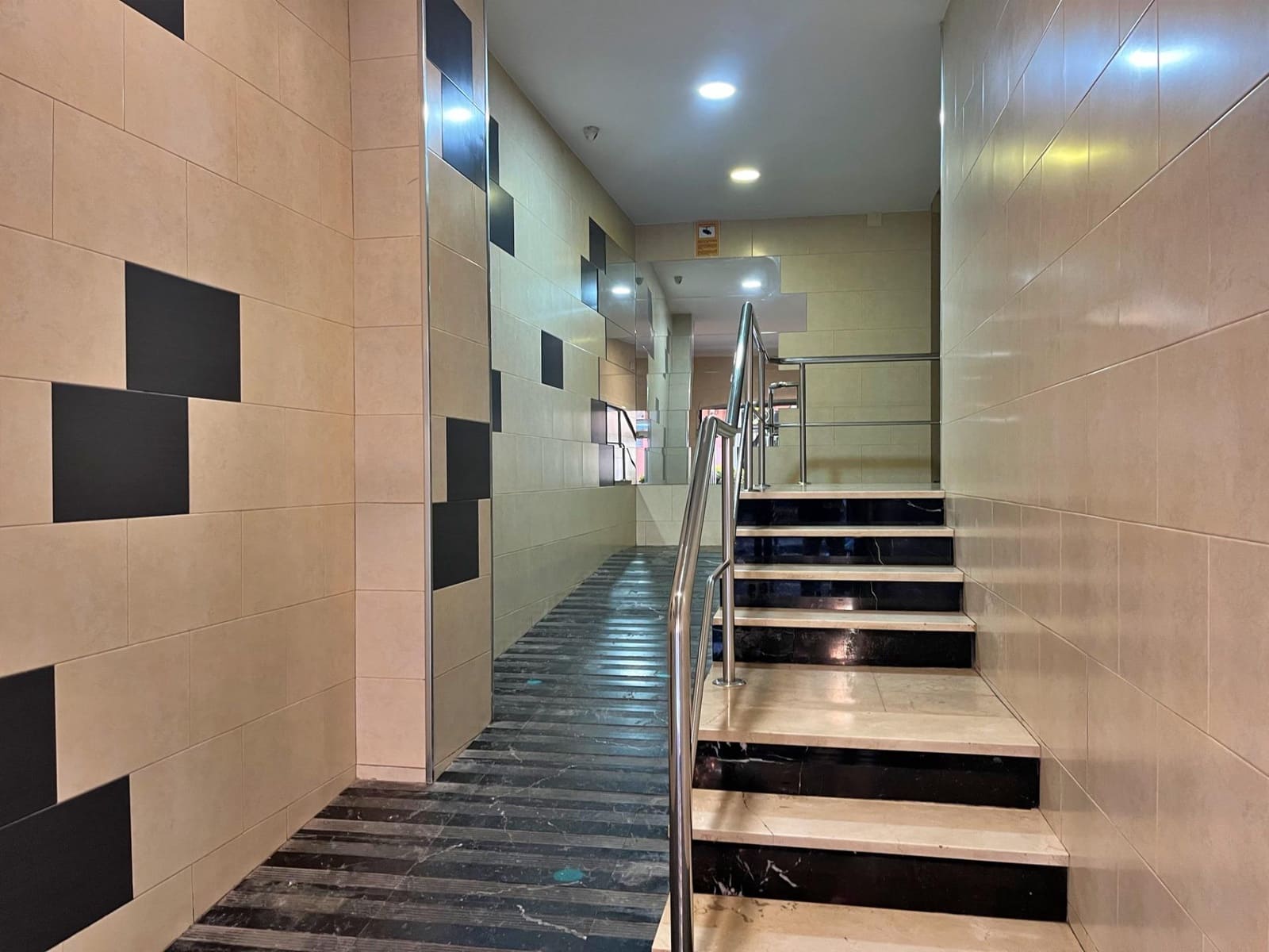 2 soveværelse Lejlighed til leje i Malaga by - € 1.200 (Ref: 9482123)