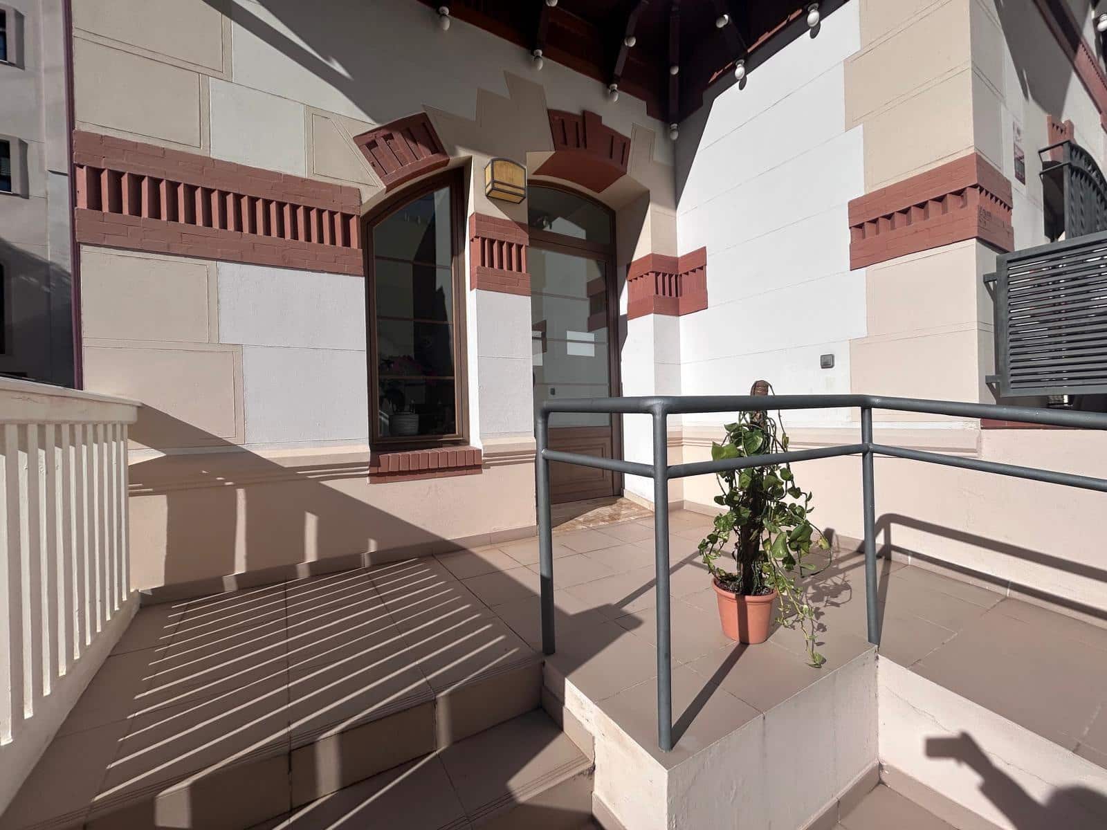 2 makuuhuone Asunto vuokrattavana paikassa Malaga kaupunki mukana 
autotalli - 1 100 € (Ref: 9485323)