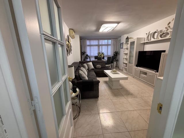 4 bedroom Flat for sale in Cruz de Humilladero, Málaga city with garage - € 360,000 (Ref: 9524481)