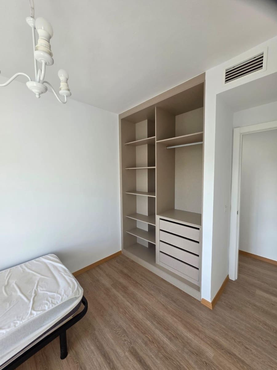 4 soverom Leilighet til leie i La Cala del Moral med svømmebasseng - € 1 600 (Ref: 9543818)