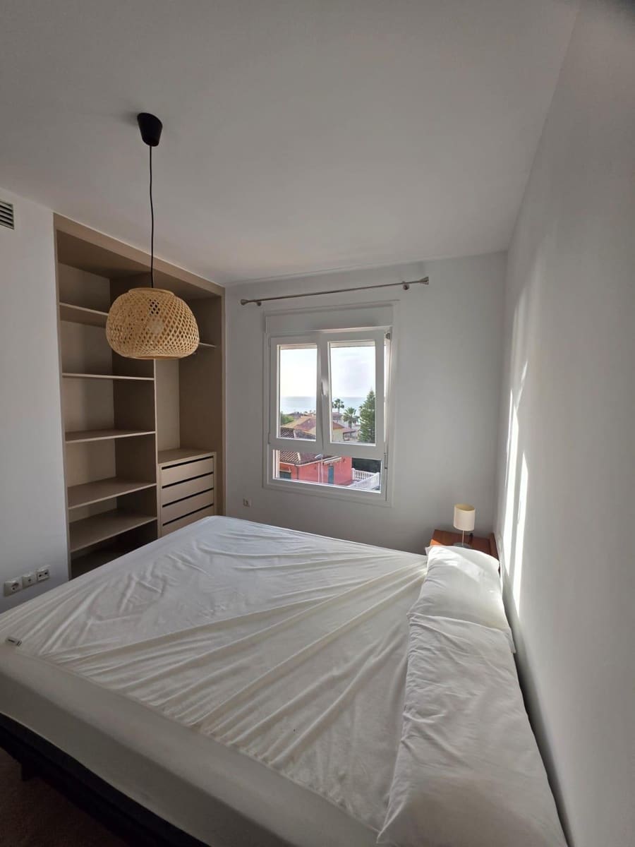 4 soverom Leilighet til leie i La Cala del Moral med svømmebasseng - € 1 600 (Ref: 9543818)