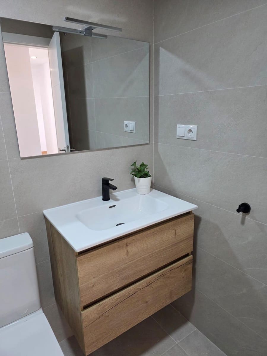 4 soverom Leilighet til leie i La Cala del Moral med svømmebasseng - € 1 600 (Ref: 9543818)