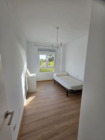 4 quarto Apartamento para arrendar em La Cala del Moral, Rincón de la Victoria com piscina - 1 600 € (Ref: 9543818)