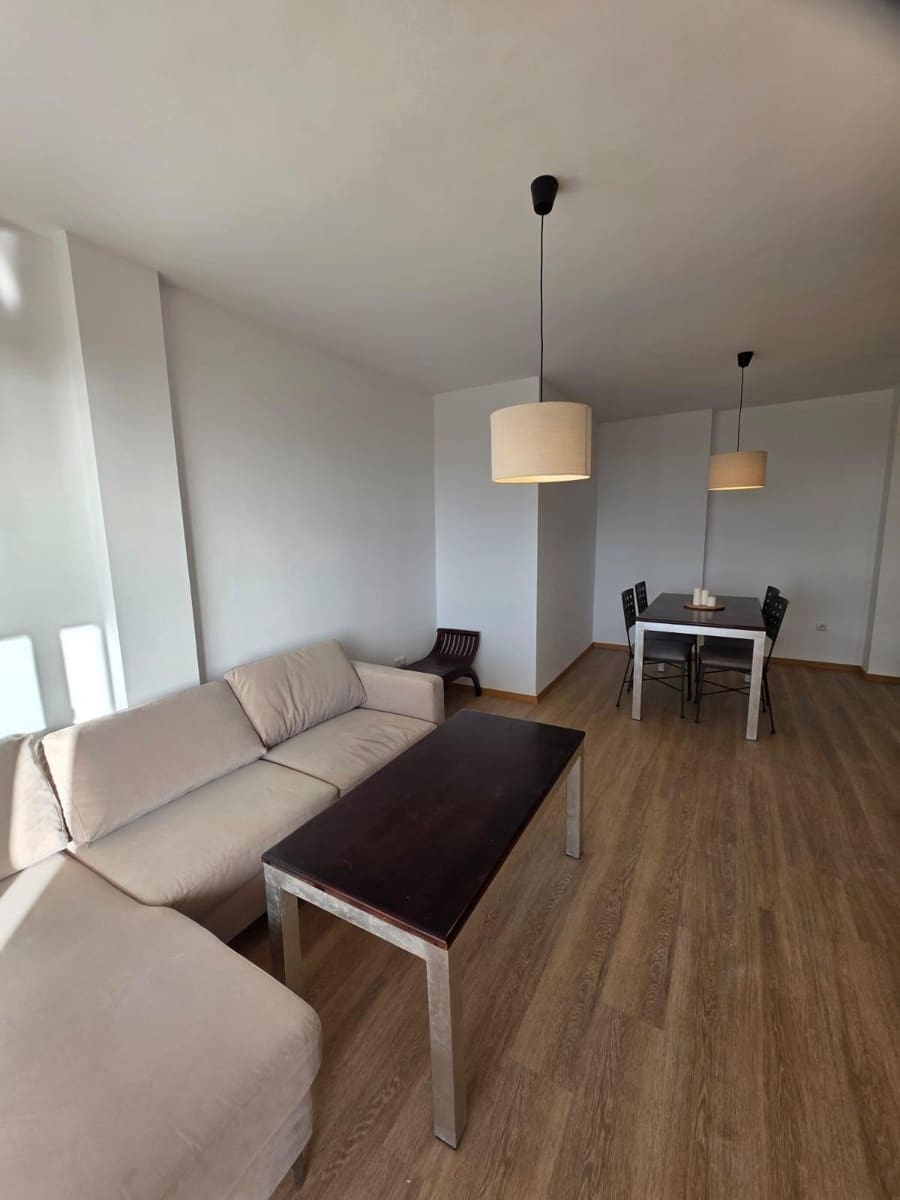 4 soverom Leilighet til leie i La Cala del Moral med svømmebasseng - € 1 600 (Ref: 9543818)