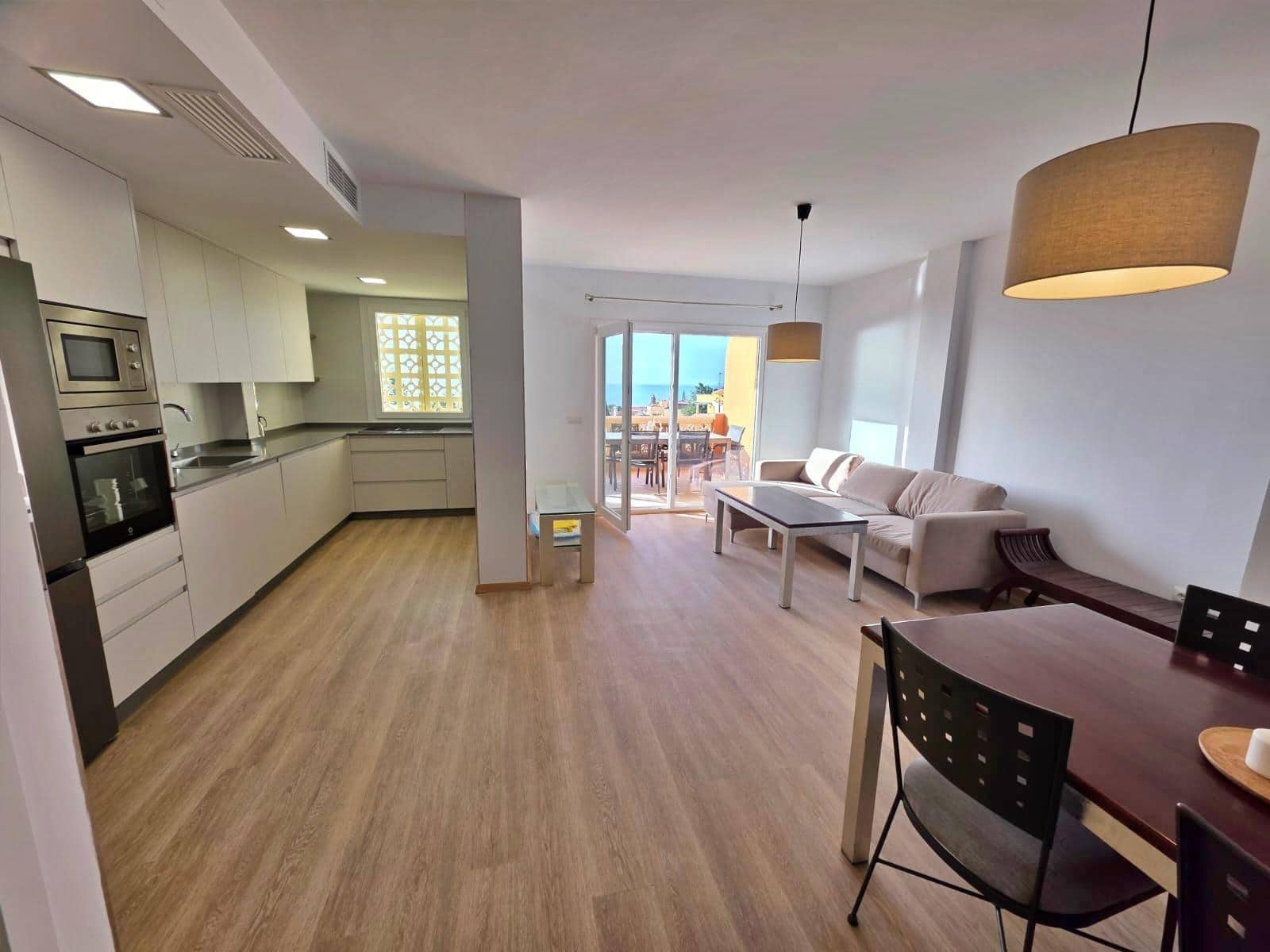 4 soverom Leilighet til leie i La Cala del Moral med svømmebasseng - € 1 600 (Ref: 9543818)