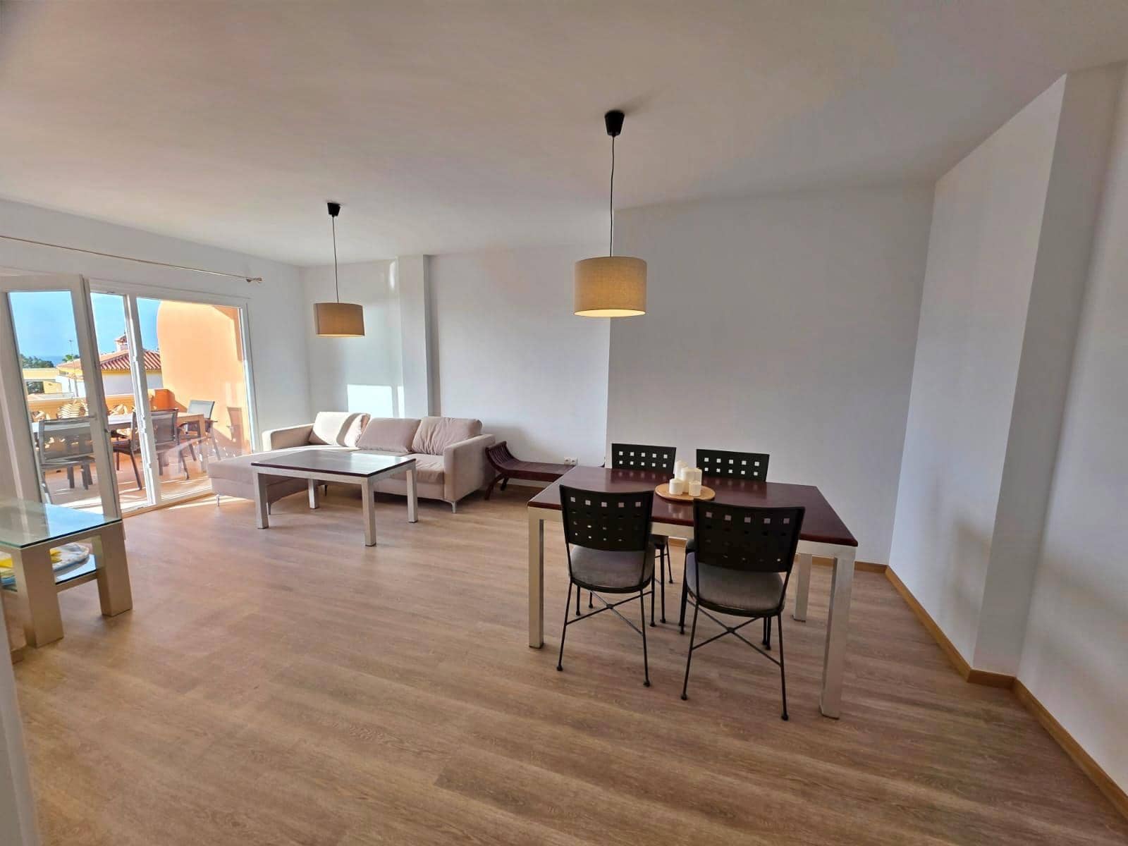 4 soverom Leilighet til leie i La Cala del Moral med svømmebasseng - € 1 600 (Ref: 9543818)